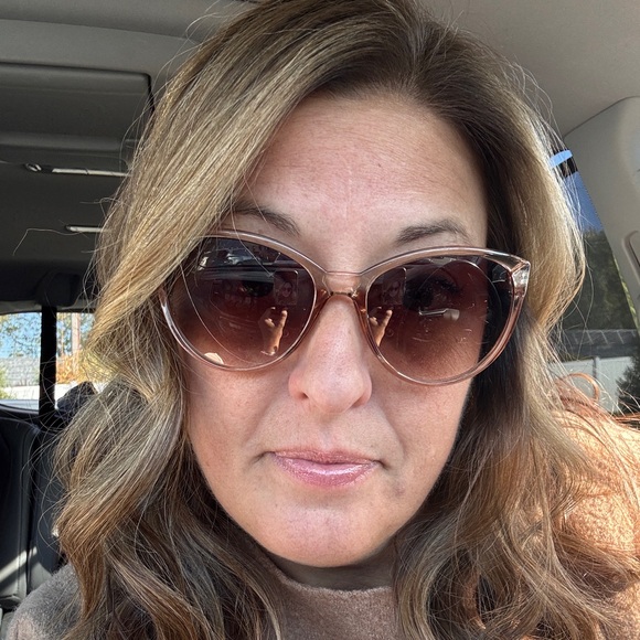 Meet your Posher, Marie - Picture 1 of 2